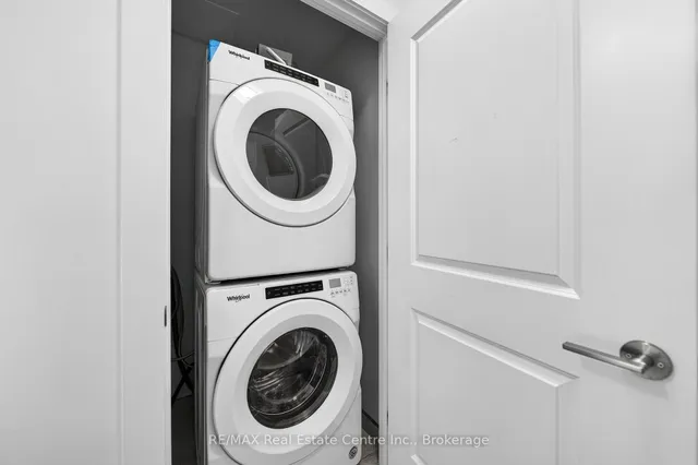 181 King St #1607, Waterloo 3
