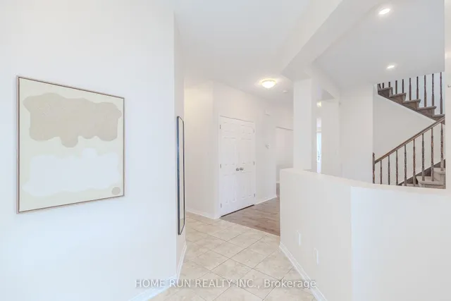 538 Ravendale Way, Barrhaven 4