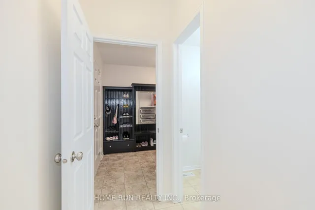 538 Ravendale Way, Barrhaven 5