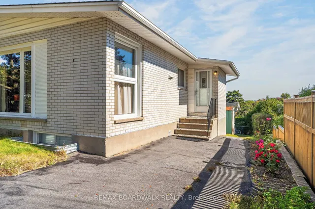 7 Charkay St, Ottawa 2