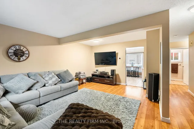 1990 Wavell St #67, London East 4