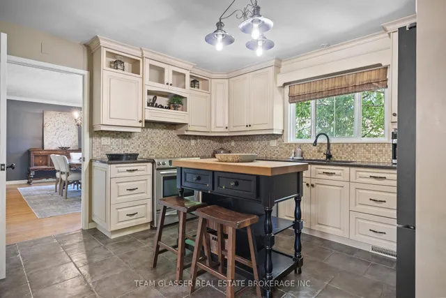 20 Parkview Dr, St. Thomas 4