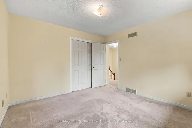 17 Farmington Dr, St. Catharines 4