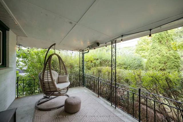 371 Reynolds Rd, London South 4