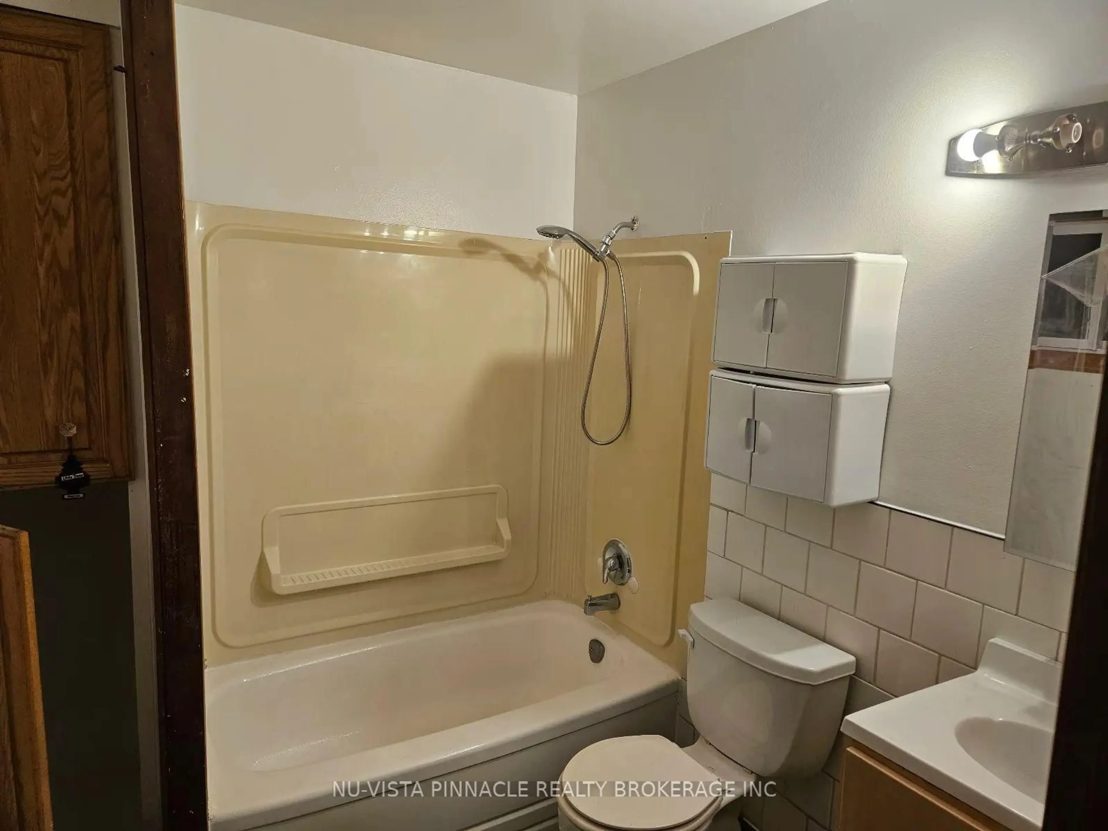 trreb/IMG-X13839396_0bb8bac4-b4e6-4205-bb4d-d0bc88139def-l.jpg