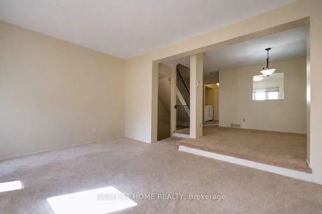 23 Lightfoot Pl #33, Ottawa 2