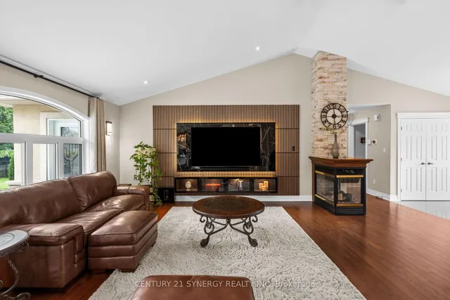 1302 Bankfield Rd, Manotick 5