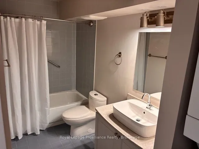 172 Main St #303, Prince Edward County 5