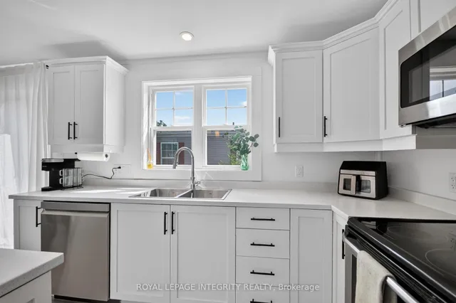 6709 Chris Tierney Private, Ottawa 3