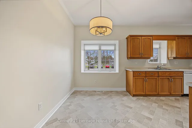 105 King St #1, Tillsonburg 4