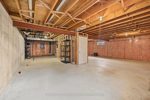 105 King St #1, Tillsonburg 5