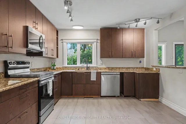 357 Bayview Dr, Ottawa 5