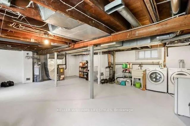 555 William St, London East 4