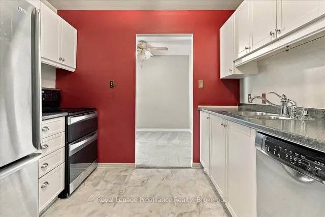 221 North Park St #307B, Belleville 3