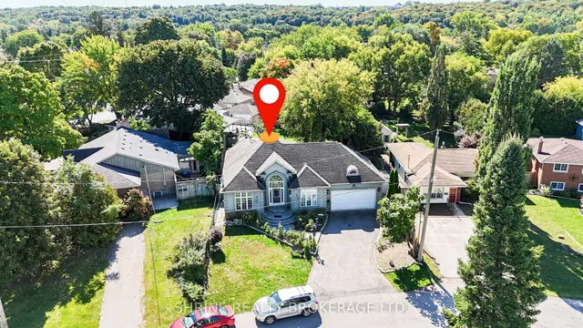 7 DENGATE Cres, London East 4
