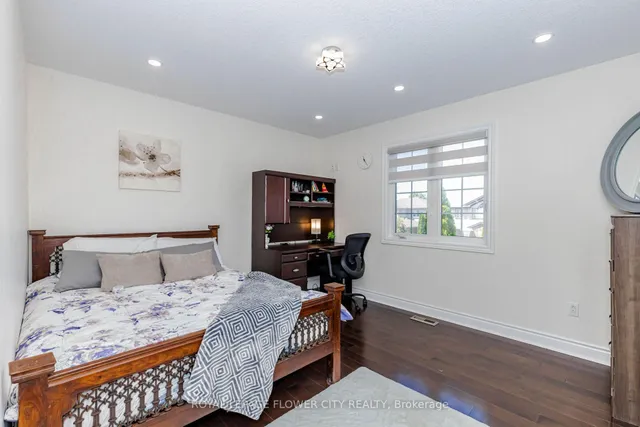 1937 Jubilee Cres, London North 5