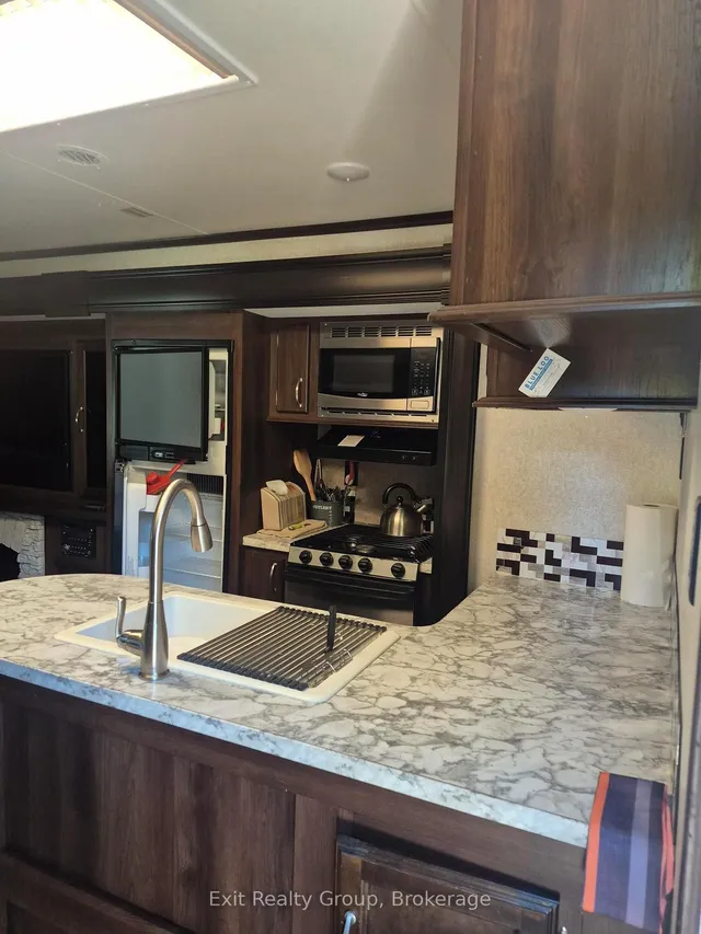 291 Main Rd #204, Trent Hills 3