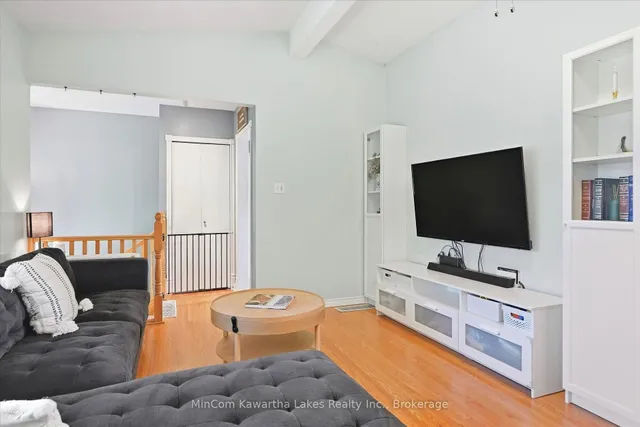 472 Highland Rd, Peterborough 2