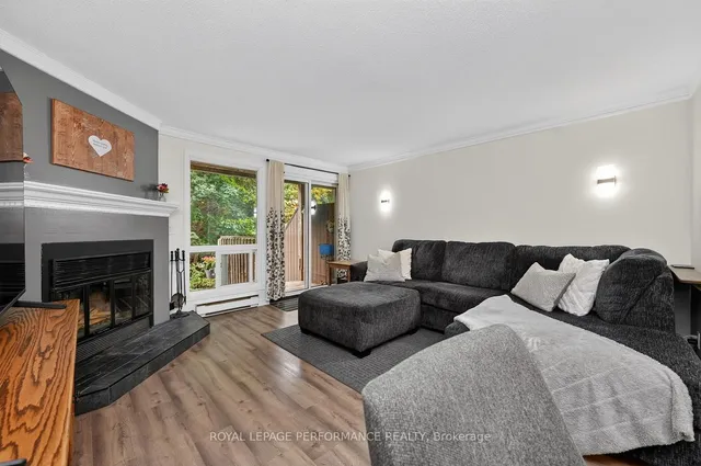 6812 Jeanne D'arc Blvd #A, Ottawa 5