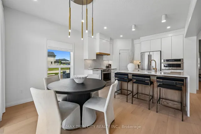 1681 Dunkirk Ave, Woodstock 5