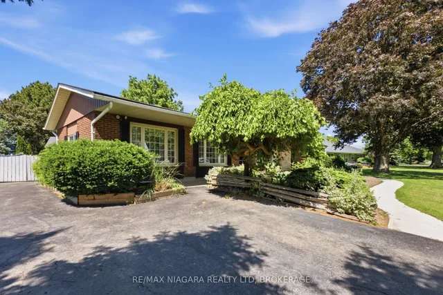 1042 Lakeshore Rd, St. Catharines 3