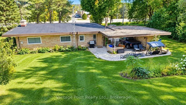 317048 6 & 10 Highway, Chatsworth 3