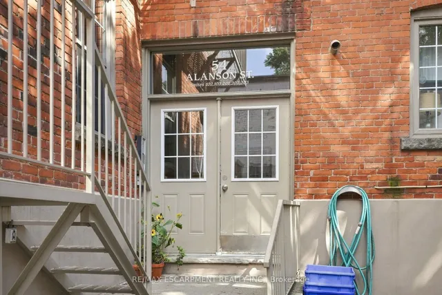 54 Alanson St #202, Hamilton 4