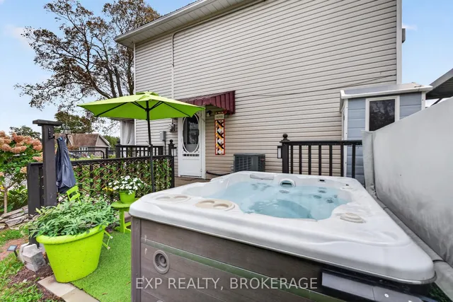 8 Ortona Cres, Prince Edward County 5