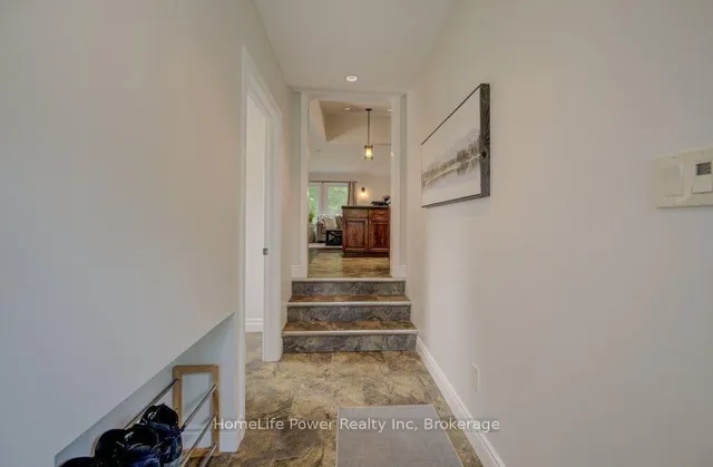 1077 QUEEN St, Howick 4