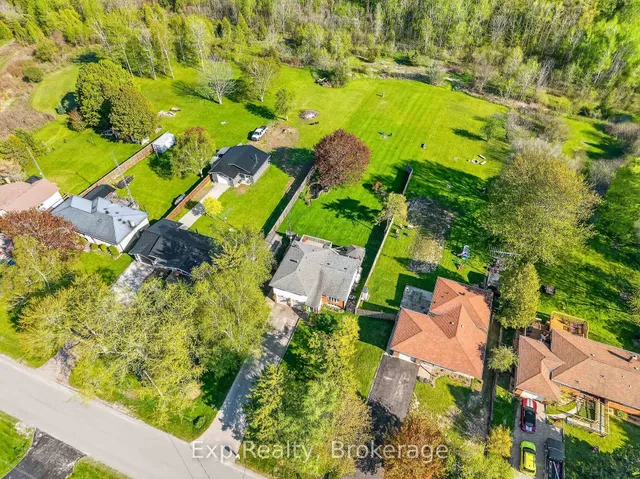 1175 Lakeshore Rd, Port Hope 4