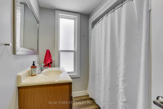 17 McDonald Ave, London North 5