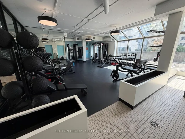 695 Richmond St #1603, London East 4