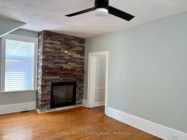 21 Sussex St, Kawartha Lakes 4
