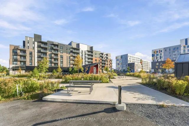397 Codds Rd #205, Ottawa 3