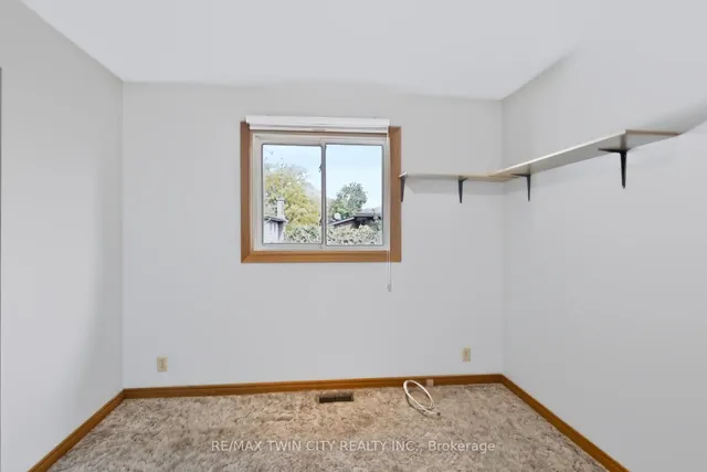 79 Hobart Cres, Brantford 4