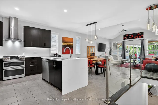645 Goodwin Terr, Peterborough 3