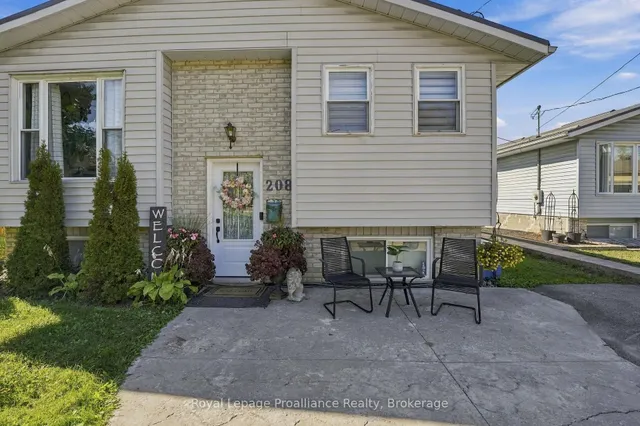 208 Byron St, Quinte West 2