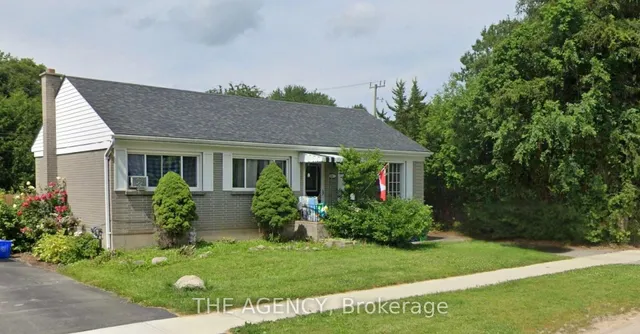 887 Philip St, Peterborough 3