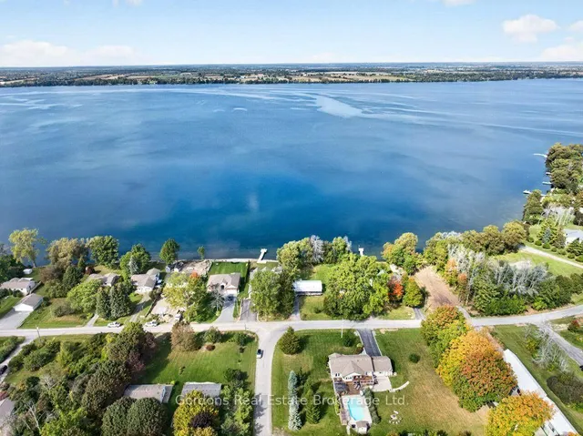109 Prinyers Cove Cres, Prince Edward County 3