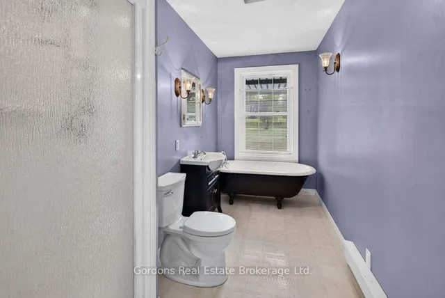109 Prinyers Cove Cres, Prince Edward County 5