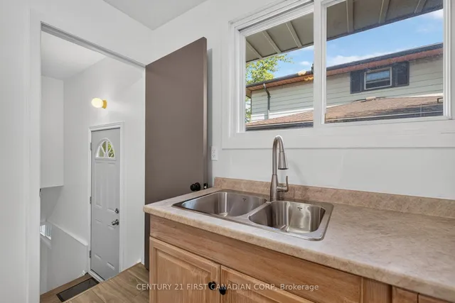 354 Base Line Rd, London South 2