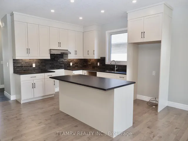 11 Sycamore Dr, Tillsonburg 3