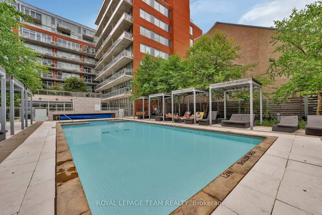360 Mcleod St #905, Ottawa 3