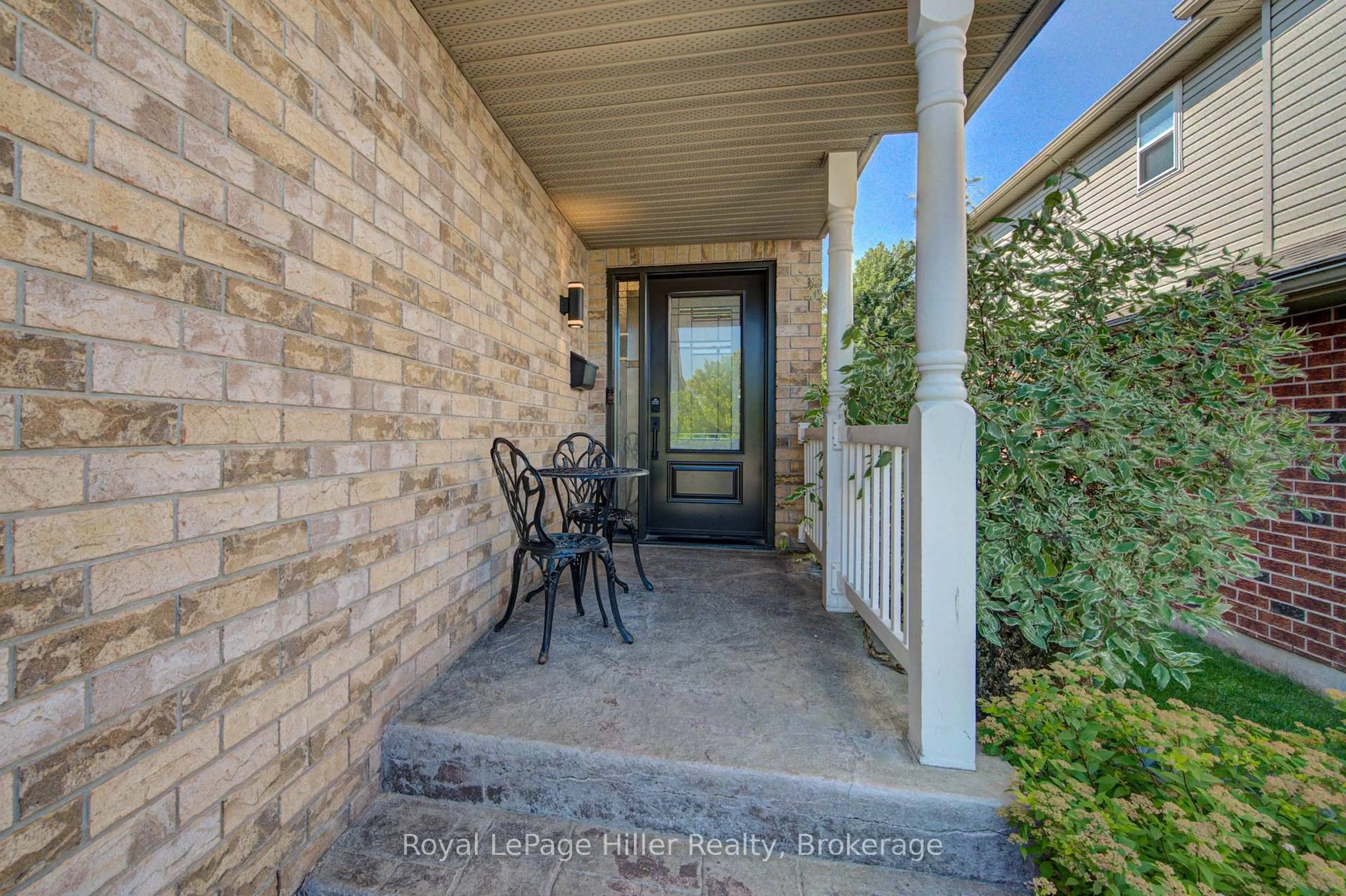 trreb/IMG-X13844322_b4546e70-ac47-4f80-b1a7-30dfc5acd75e-l.jpg