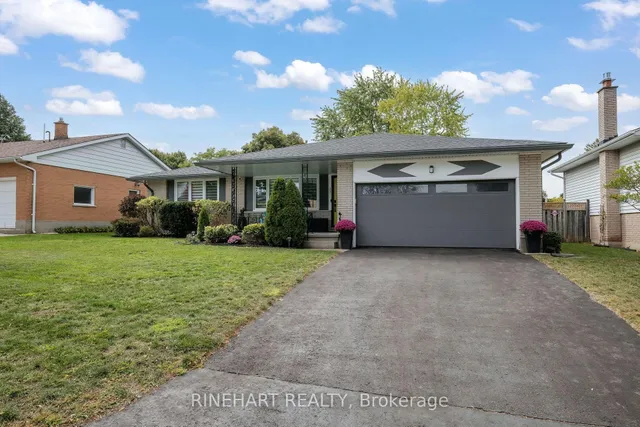 17 Applewood Lane, London South 2