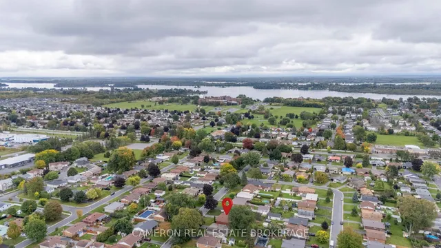 421 Beach Ave, Cornwall 2