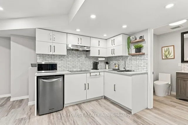 2645 Asima Dr, London South 4