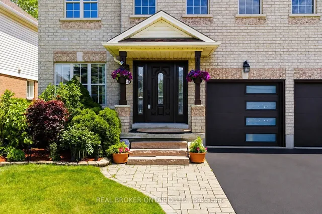 135 Blackburn Dr, Brantford 2
