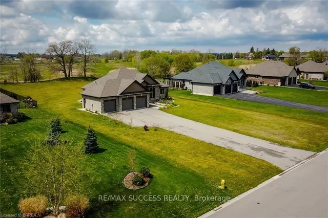 23 Tedley Blvd, Brantford 5