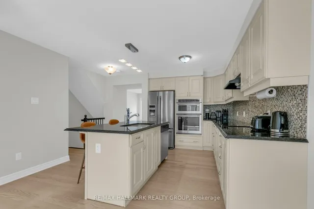167 Gelderland Private, Ottawa 4
